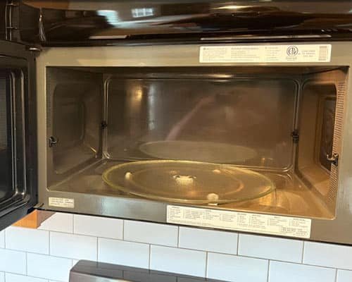 Microwave after cleaning